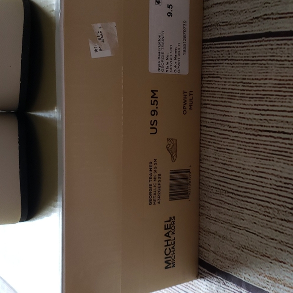 Michael Kors Georgie Trainer 9.5 in opwht multi. Available in different sizes - Picture 4 of 6
